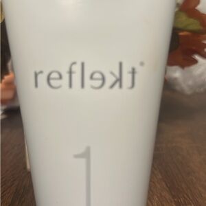 White Skincare Cleanser & Exfoliant